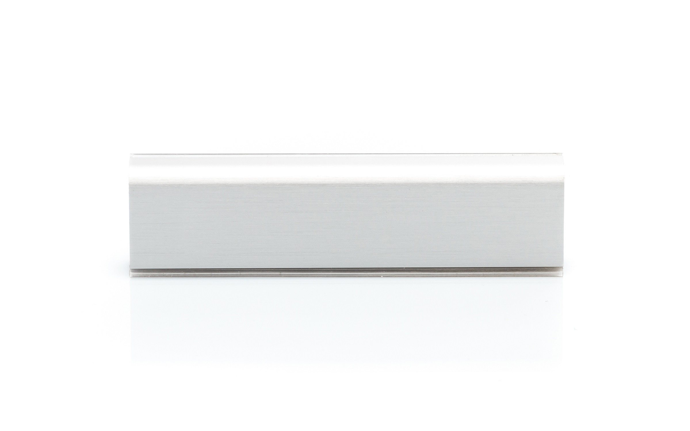 Backsplash, dimensions 25 x 11 mm, made of aluminum, length 4 m