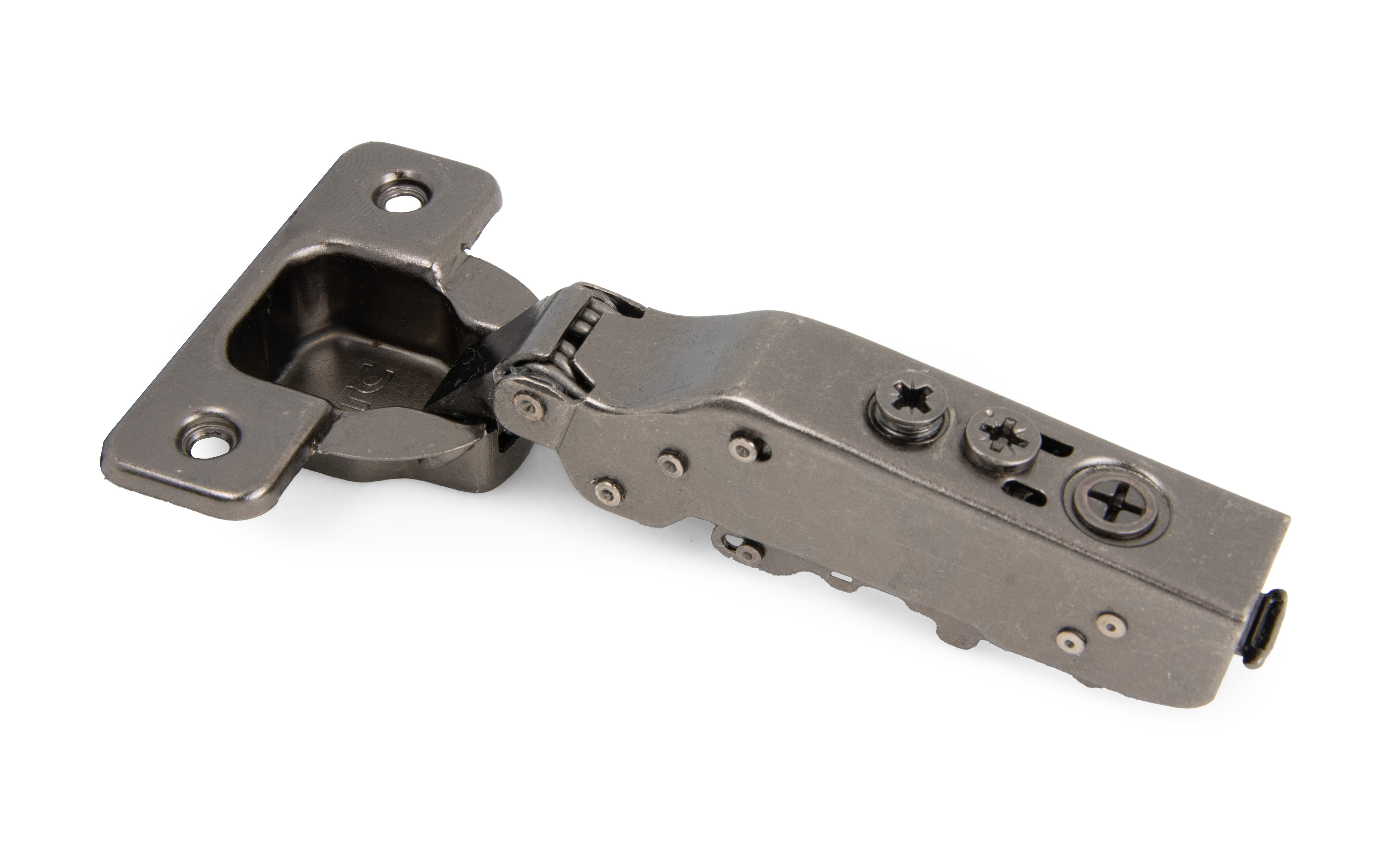 Full overlay C81 hinge with soft close. Opening angle 110°, black.