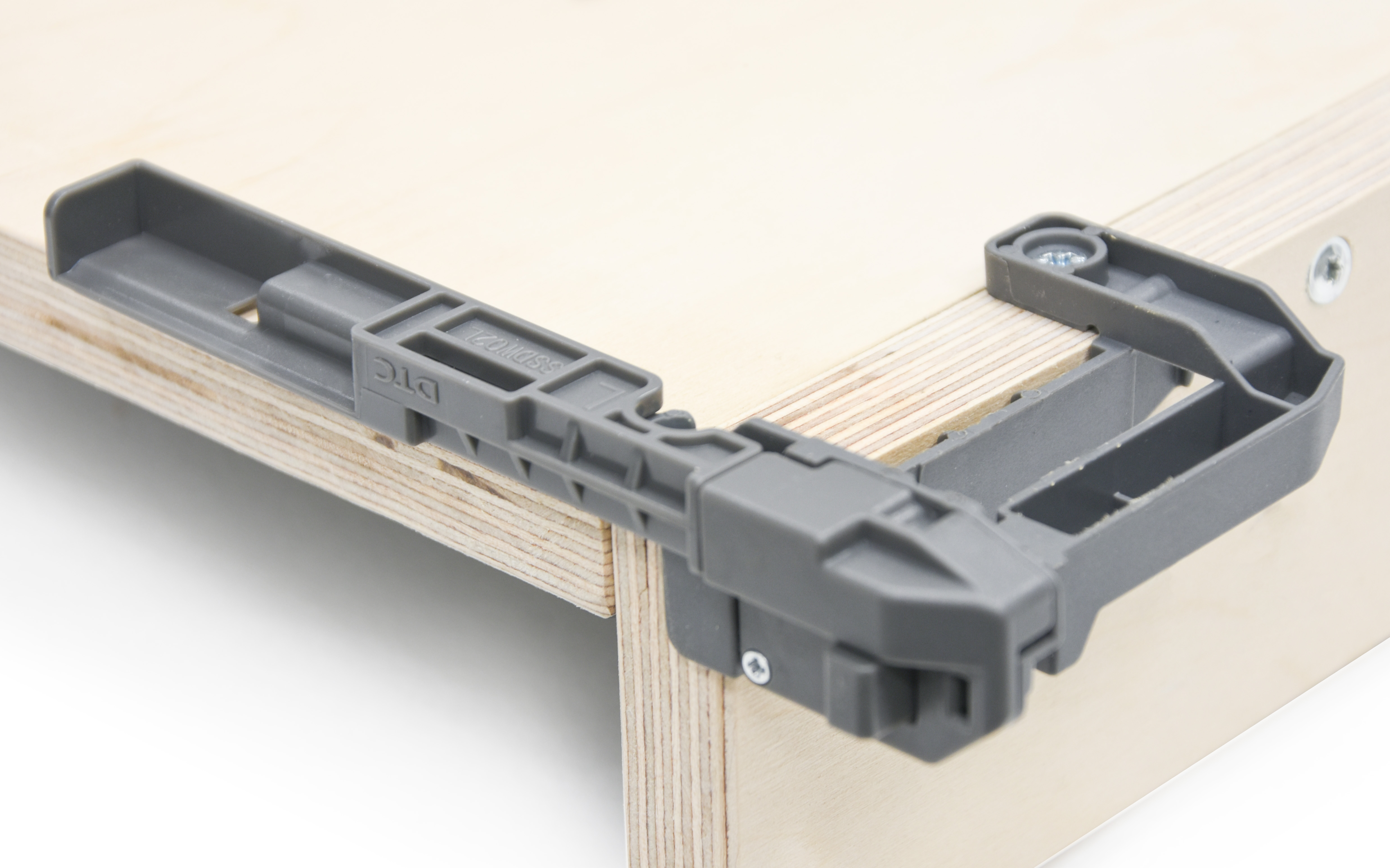 Zaklep police za vodila TS