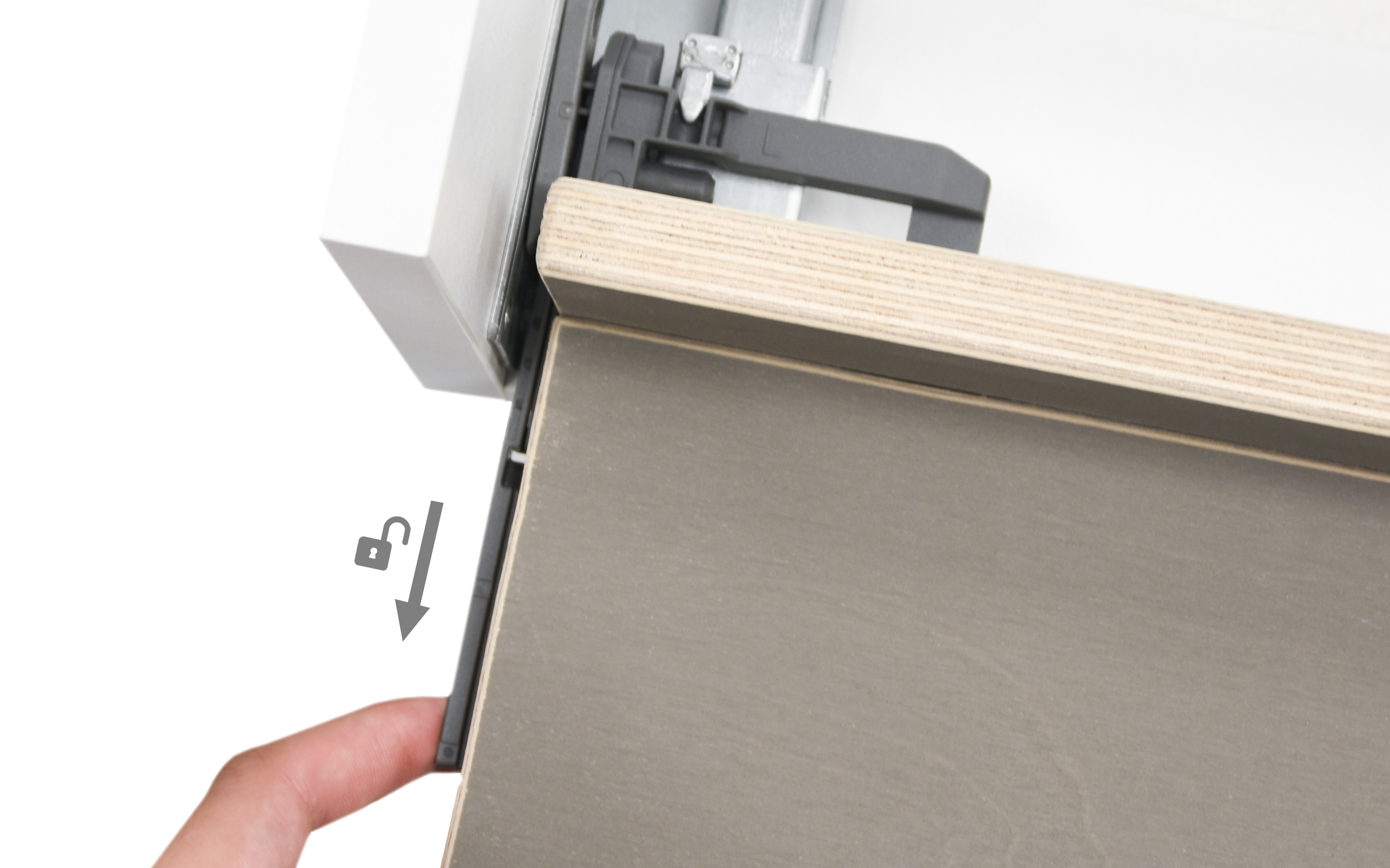 Zaklep police za vodila TS