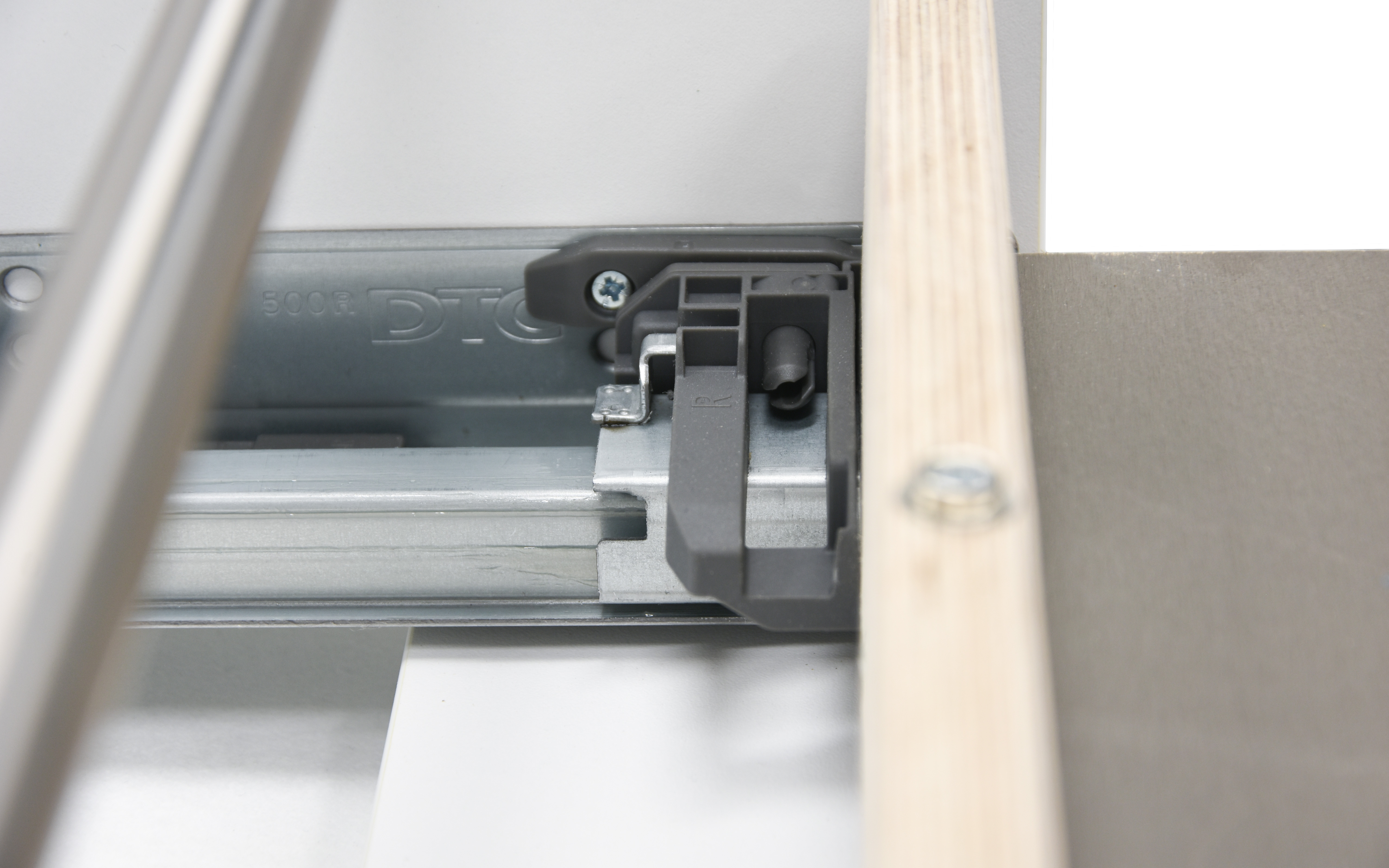 Zaklep police za vodila TS